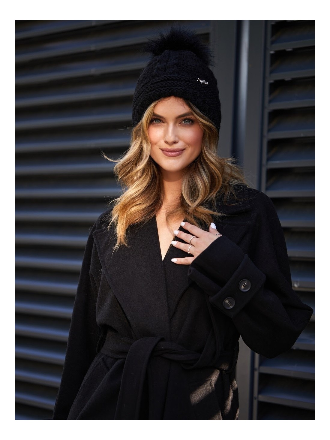 Schwarze Damen-Wintermütze C10 – Online-Shop – Boutique